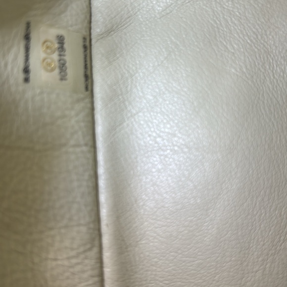 This beautiful Chanel bag is in wonderful condition. - Picture 7 of 7